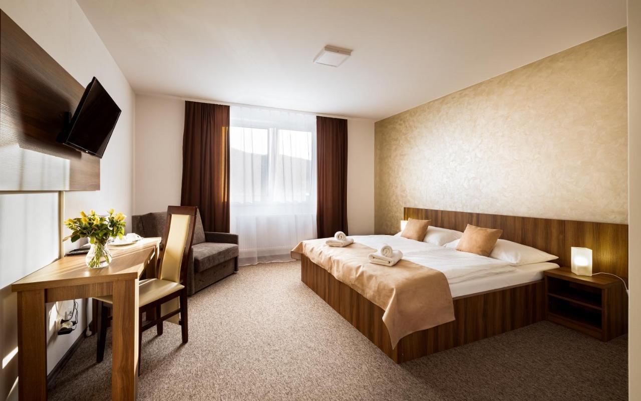 Hotel Royal M Sabinov Exteriér fotografie